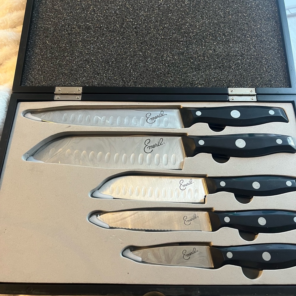 Brand New Emeril 5 Knife Set in case